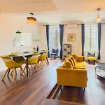 Chic Bastide Apartment *